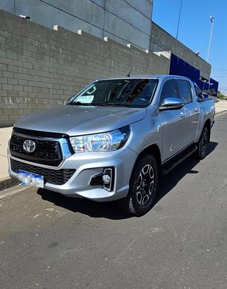 TOYOTA HILUX 2.8 SRV 4X4 CD 16V DIESEL 4P AUTOMÁTICO TOYOTA HILUX 2.8 SRV 4X4 CD 16V DIESEL 4P AUTOMÁTICO